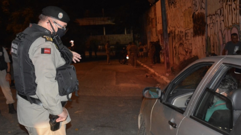 Dezoito pessoas são detidas por desobedecer ‘toque de recolher’ na noite da sexta-feira na Paraíba