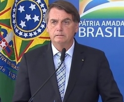 Bolsonaro sanciona leis que facilitam compra de vacinas 