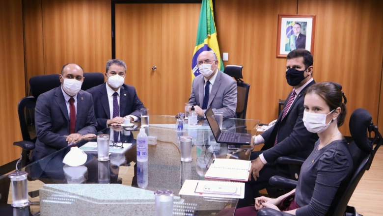 Reitor Antônio Fernandes tem audiência com o ministro da Educação