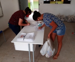 Prefeitura entrega mais de 1,5 mil kits alimentação a estudantes, em Cachoeira dos Índios