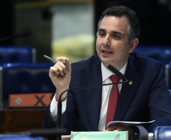 'Plano do Brasil é aplicar 2 milhões de doses por dia em maio' diz presidente do Senado Federal