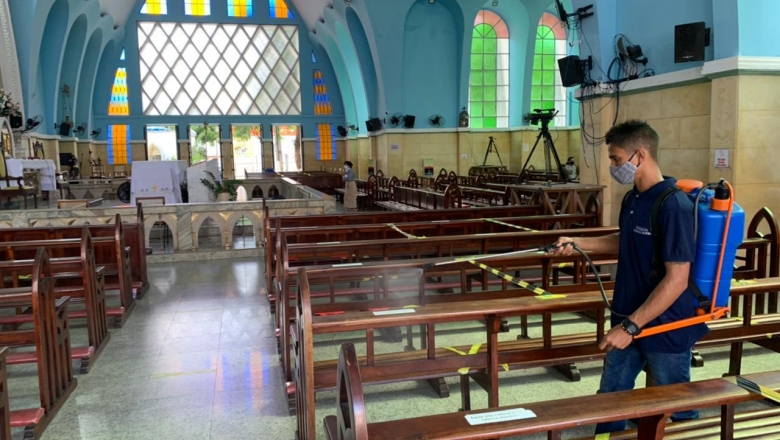 Novo decreto amplia funcionamento de templos e igrejas para 35% da capacidade no Ceará