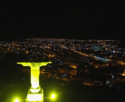 Maio Amarelo: Cristo Rei muda de cor a favor da paz no trânsito, em Cajazeiras