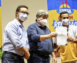 João Azevêdo assina contratos do programa Tá na Mesa e fortalece ações de segurança alimentar