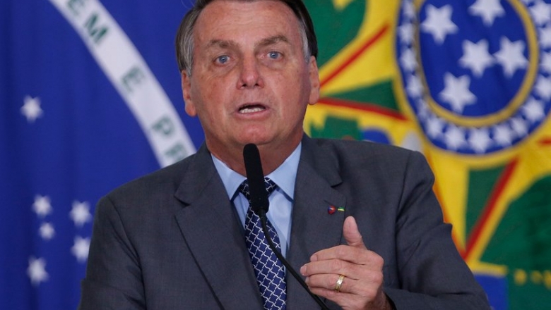 Bolsonaro diz que 'errou' sobre TCU, mas defende que há supernotificação de mortes