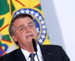Bolsonaro sente dores e acaba internado em hospital de Brasília
