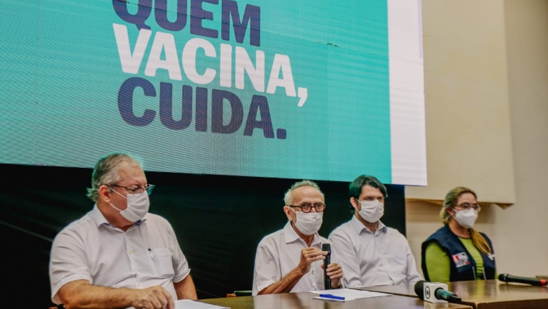 Cícero Lucena anuncia vacinação para público 35+ a partir desta sexta em João Pessoa
