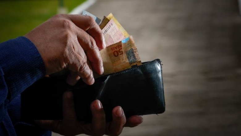 Salário mínimo deve subir para R$ 1.192 em 2022; e teto do INSS a R$ 6.973