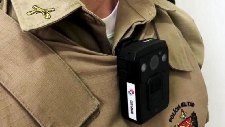 Câmeras em uniformes de PMs ajudam a diminuir números da violência, indica estudo