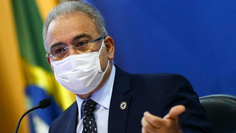 Queiroga compara máscara a preservativo: 'diminui doenças, mas vou fazer lei pra obrigar o uso?'