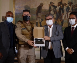 João Azevêdo entrega equipamentos de biometria para o sistema prisional