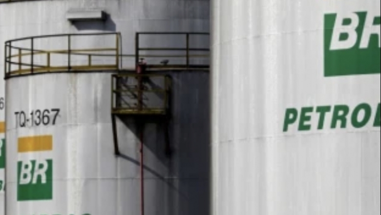 Bolsonaro diz que Petrobras “infelizmente” é independente e sugere privatização