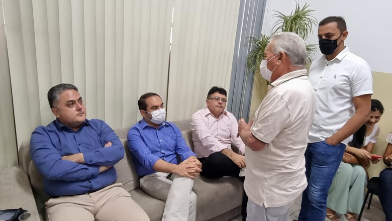 ‘Aguinaldo Ribeiro estará em Cajazeiras para abonar ficha de filiação de três médicos ao PP’ revela Zé Aldemir 