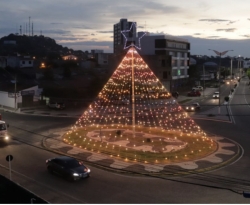 Prefeitura de Cajazeiras entrega iluminação natalina à população na segunda-feira, dia 06