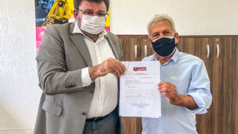 Parceria: prefeito Zé Aldemir assina convênio com o Estado para construção de creche em Cajazeiras