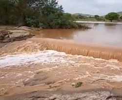 Cheia nos rios deixa ilhadas comunidades rurais em Sousa e Cachoeira dos Índios