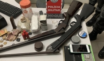 Em Vieirópolis, Polícia desarticula ponto de tráfico de drogas, apreende arma de fogo e recupera veículo e materiais roubados