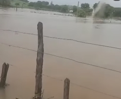 Chuva forte atinge cidades do Sertão da PB; em Coremas casas ficaram alagadas e Cajazeiras registrou 135 mm