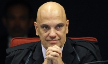 Moraes pede novo relatório da PF em inquérito que investiga Bolsonaro