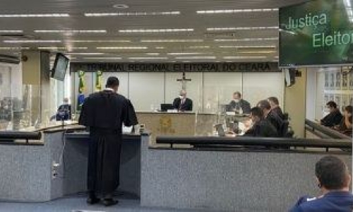 TRE-CE cassa mandatos de prefeito e vice e declara inelegibilidade de deputado 