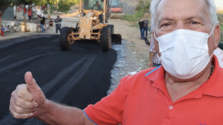 Iniciado asfaltamento de 23 ruas e avenidas em Cajazeiras; prefeito destaca parceria com governo estadual