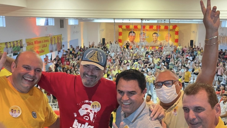 Wilson Santiago e Chico Mendes dão largada na pré-campanha em Cajazeiras e recebem apoio do deputado Jeová Campos