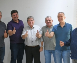 Prefeito do PSDB, vice-prefeito do União Brasil e lideranças políticas de Aroeiras declaram apoio à reeleição de João Azevêdo