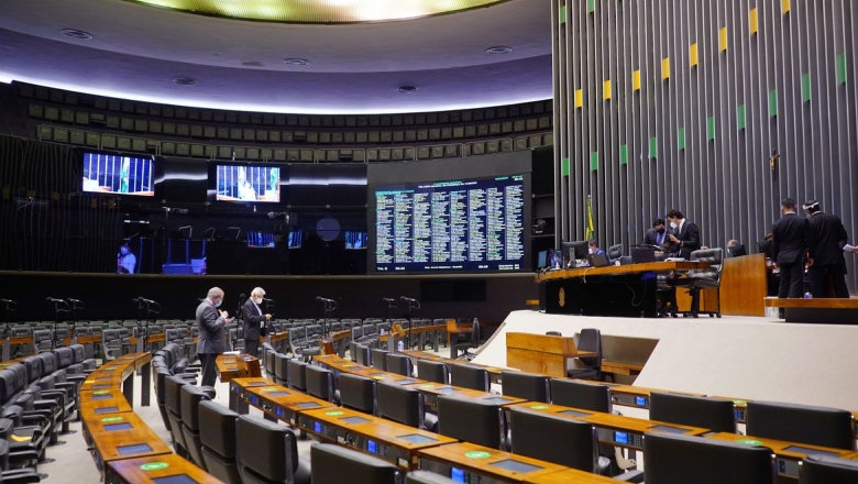 Congresso aprova LDO 2023 que prevê salário-mínimo de R$ 1.294