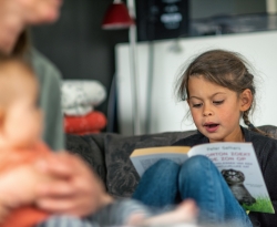 Cresce número de crianças não alfabetizadas; psicopedagoga mostra como pais podem ajudar no aprendizado
