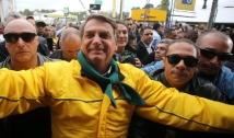 No RS, Bolsonaro chama Lula de "ladrão" e defende armamento