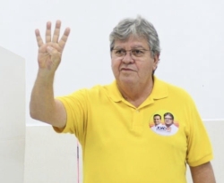 Primeiro colocado nas eleições deste domingo, João Azevêdo concede coletiva de imprensa às 21h