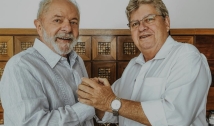 João Azevêdo se reúne com Lula para traçar estratégias na reta final de campanha