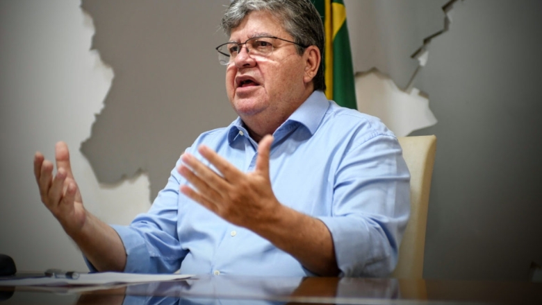 João Azevêdo determina que Polícia possa desobstruir rodovias fechadas por bolsonaristas na PB