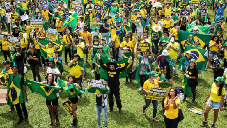 Nome de Bolsonaro volta a protagonizar atos antidemocráticos pelo país