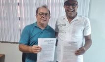 Prefeito de Bonito de Santa Fé, Ceninha Lucena, assina termo de adesão ao Garantia Safra 2022/2023