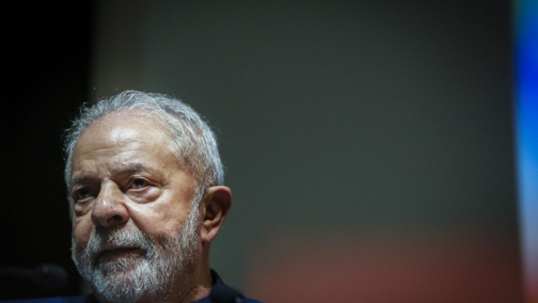 Lula diz que governo Bolsonaro fez "desmonte" e gerou fila de 5 milhões de pessoas no INSS 