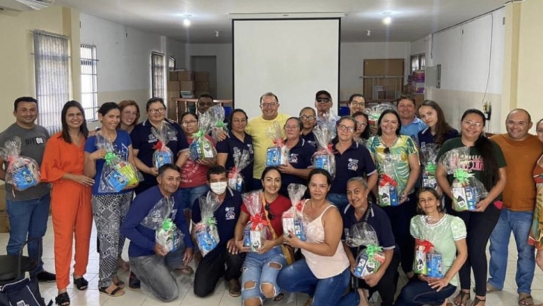 Prefeitura de Bonito de Santa Fé distribui kits para os agentes comunitários de saúde