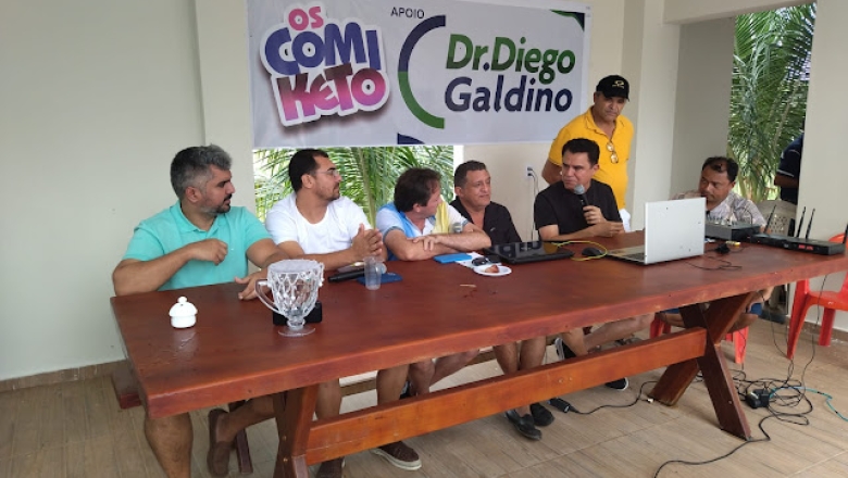 Em Uiraúna, Wilson Santiago aprova pré-candidatura de Diego Galdino: "Ser humano extraordinário. Vai ser um grande prefeito"