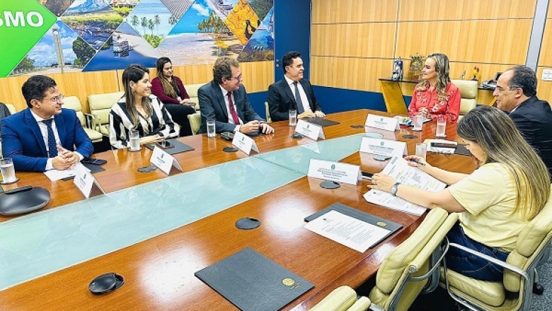 Em visita a ministérios, prefeito de Sousa pleiteia ações nas áreas de Assistência Social, Agricultura e Turismo