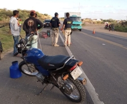 Ciclista morre ao se envolver em acidente com moto na BR 230, em Cajazeiras