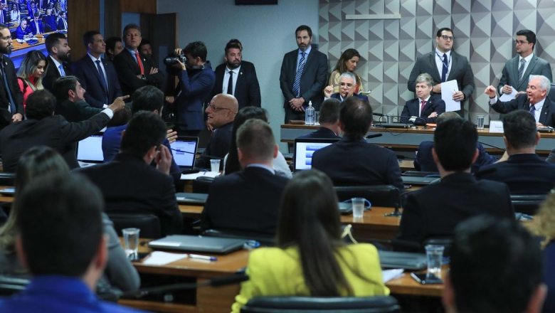 CPMI interroga ex-ajudante de Bolsonaro sobre conspiração golpista