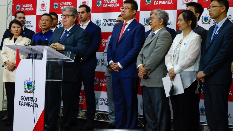 João Azevêdo anuncia instalação de fábrica chinesa de insulina na Paraíba para abastecer mercado nacional