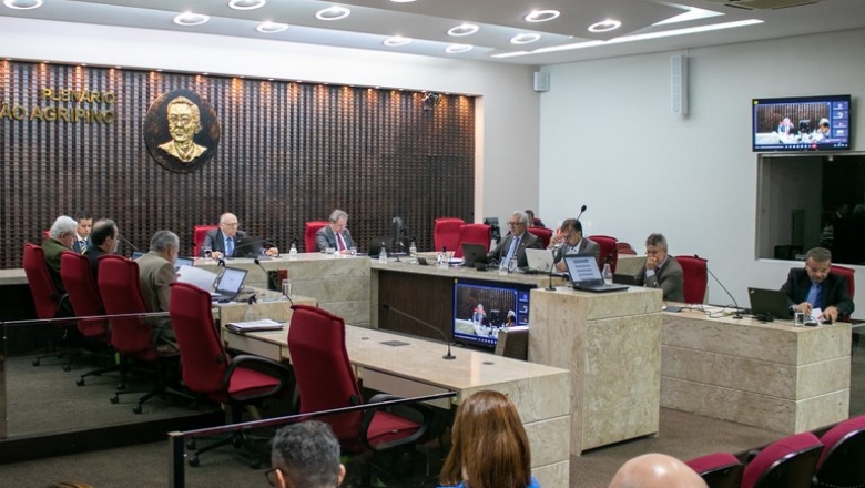 TCE aprova contas de nove prefeituras, rejeita as de Diamante e acata recurso para reduzir débito a ex-prefeito