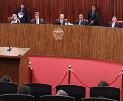 TSE mantém multa de R$ 30 mil a Flávio Bolsonaro por divulgar vídeo de Lula com fala distorcida
