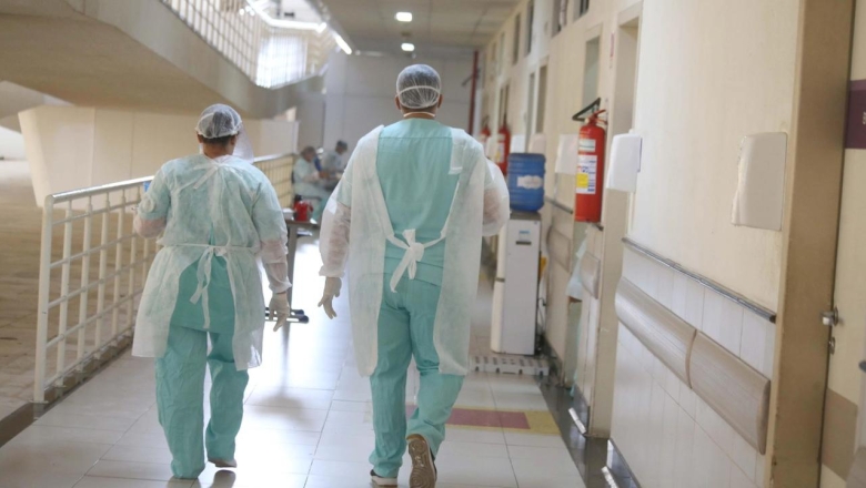 Governo do Ceará paga salário reajustado a piso da enfermagem nesta segunda-feira (2)