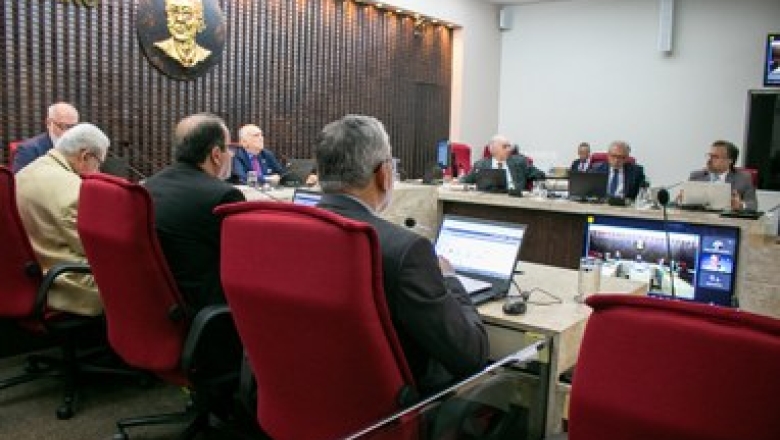 TCE aprova as contas de 15 prefeituras e rejeita as de Patos e Curral de Cima na última sessão do ano
