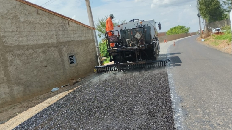 Governo da Paraíba implanta rodovia entre São Bento o distrito de Barra de Cima, no Sertão da PB