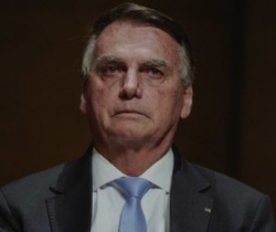 Defesa pede ao STF devolução do passaporte de Bolsonaro