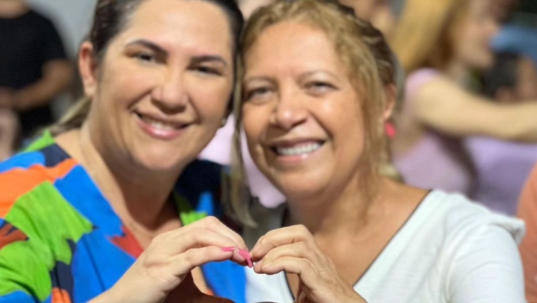 Afastada da pré-campanha, ex-prefeita Denise Albuquerque faz aparição ao lado de Corrinha Delfino e confirma apoio