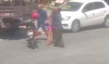 Em Coremas, homem preso em flagrante agredindo esposa no meio da rua, paga fiança e é liberado